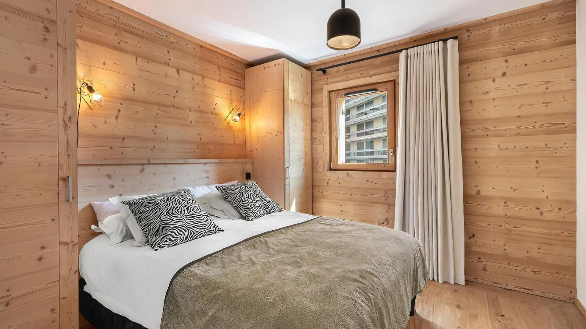 Charmant T3 A Courchevel, Emplacement Ideal A 100M Du Front De Neige, Parking Et Wifi Inclus - Fr-1-563-74 France